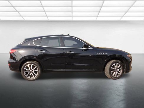 Used 2019 Maserati Levante image 4