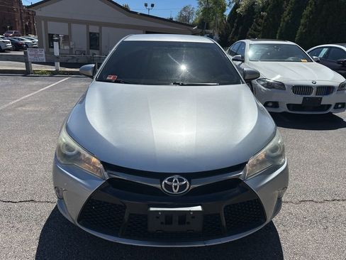 Used 2016 Toyota Camry SE FWD image 2