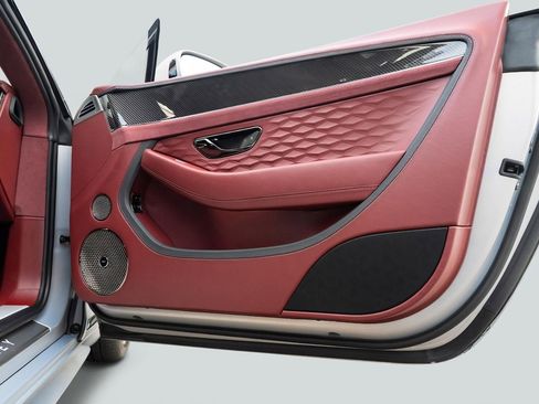 Used 2025 Bentley Continental GT Speed image 18