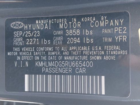 Used 2024 Hyundai Elantra SEL image 33