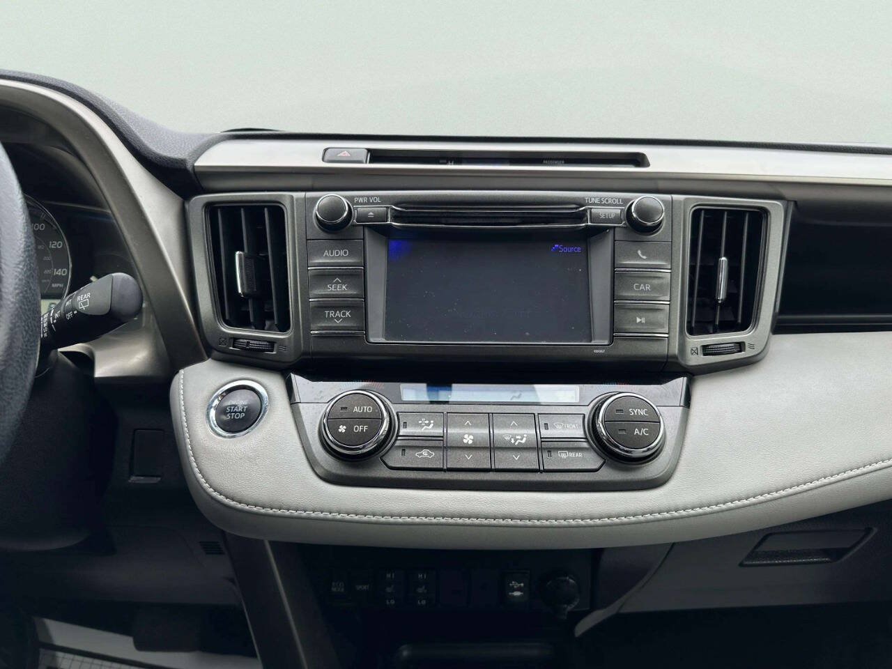 Used 2013 Toyota RAV4 Limited AWD/4WD image 30