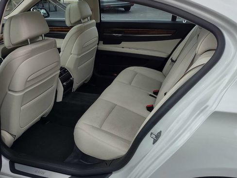 Used 2014 BMW 740Li image 37