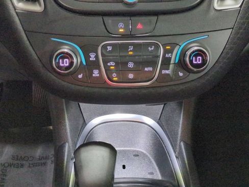 Used 2025 Chevrolet Malibu LT FWD image 21