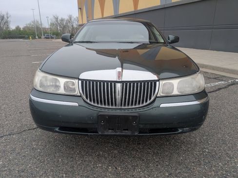 Used 1999 Lincoln Town Car Executive image 3