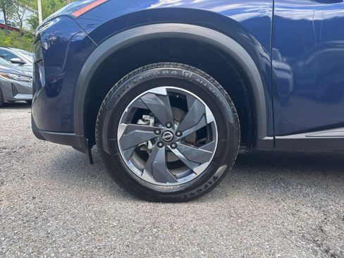 Used 2025 Nissan Rogue SV FWD image 32