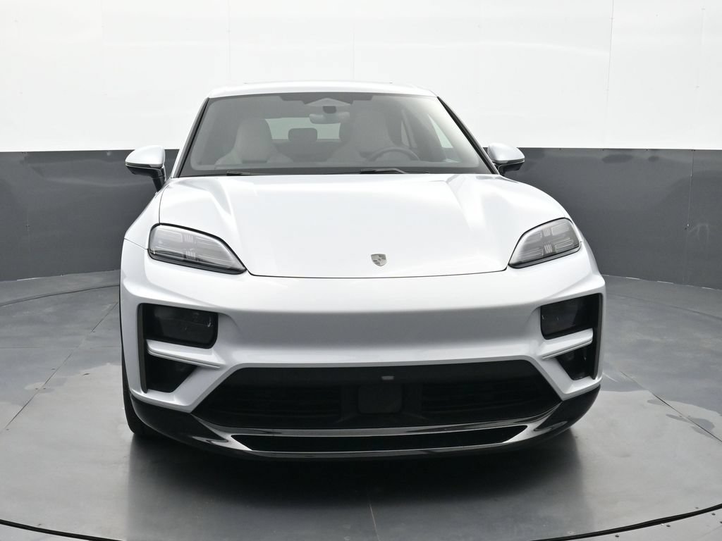 Certified 2025 Porsche Macan Turbo Electric AWD/4WD image 27