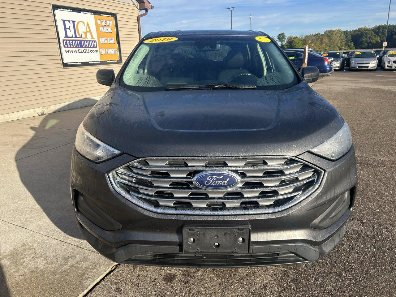 Used 2019 Ford Edge SE FWD image 2