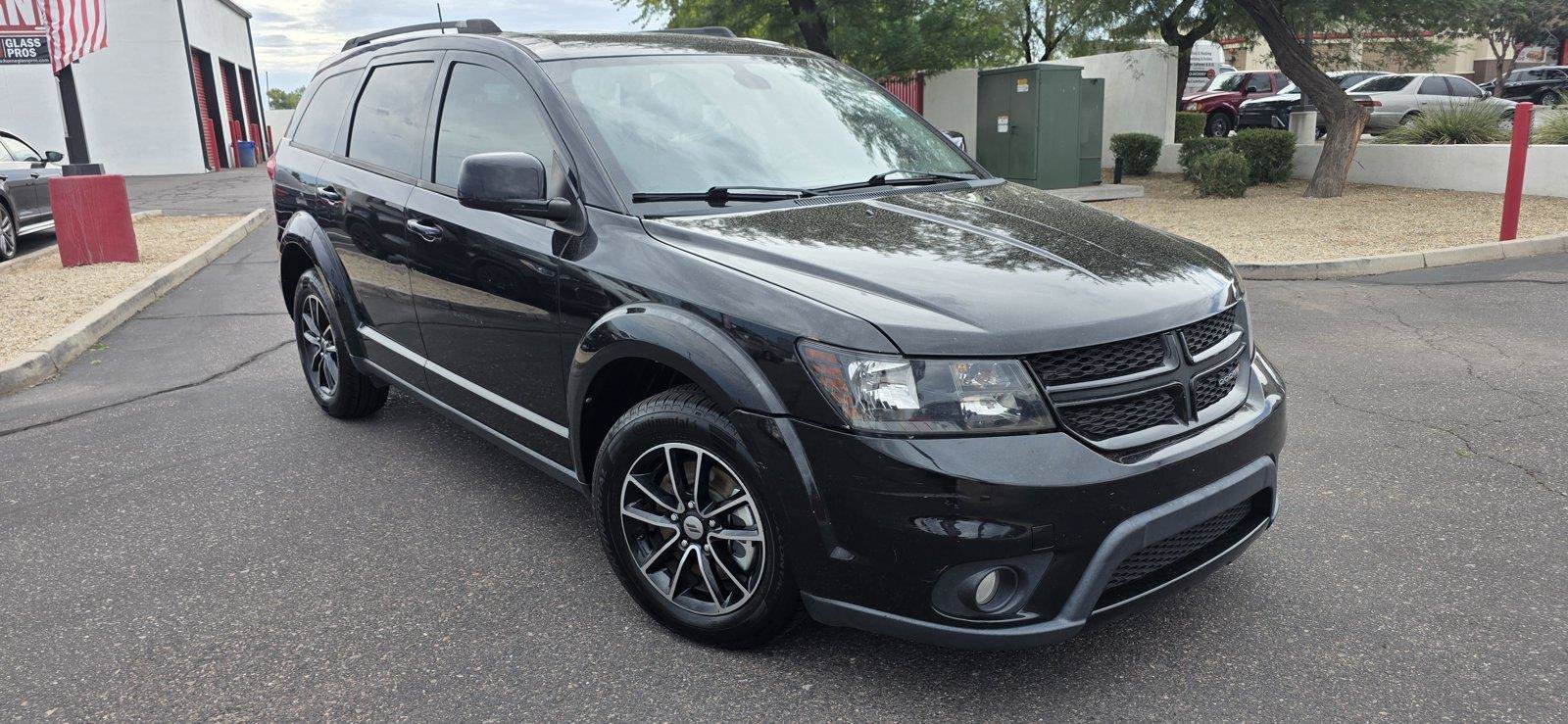 Used 2018 Dodge Journey SXT w/ Connectivity Group FWD image 3
