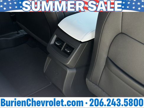 New 2026 Chevrolet Equinox EV LT FWD image 27