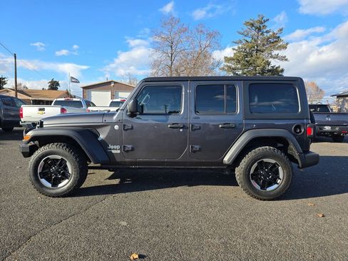 Used 2018 Jeep Wrangler Unlimited Sport image 2