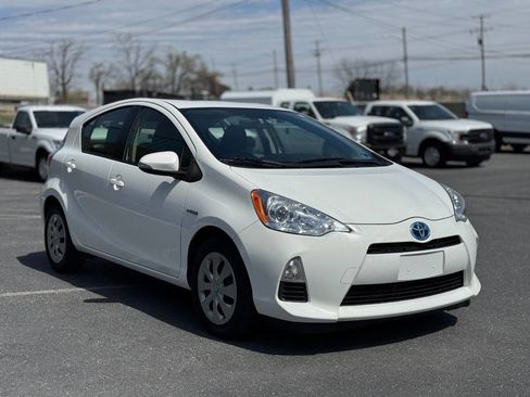 Used 2012 Toyota Prius C Three image 3