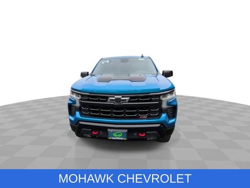 Used 2022 Chevrolet Silverado 1500 LT Trail Boss w/ Convenience Package II image 3