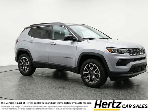 Used 2025 Jeep Compass Trailhawk image 1