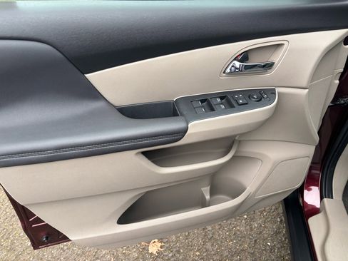 Used 2016 Honda Odyssey EX-L image 17