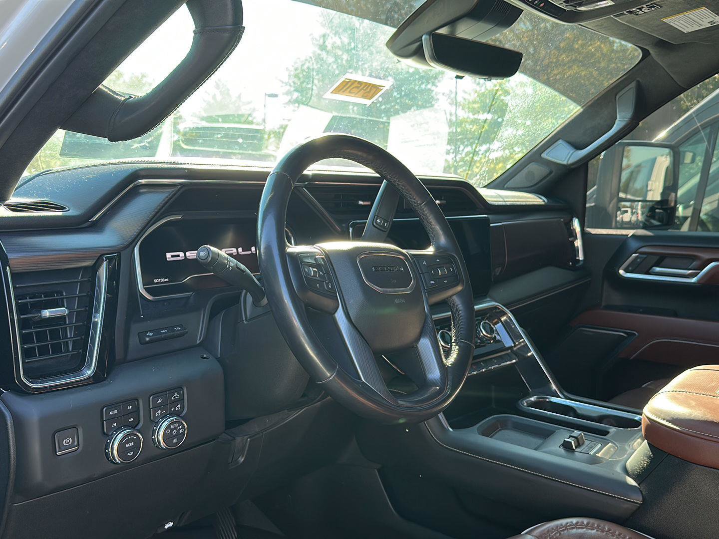 Used 2024 GMC Sierra 3500 Denali Ultimate AWD/4WD image 2