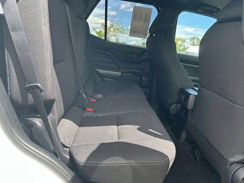 Used 2025 Toyota 4Runner SR5 AWD/4WD image 29