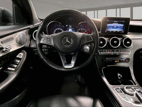 Used 2019 Mercedes-Benz GLC 300 4MATIC image 8