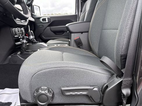 New 2026 Jeep Gladiator Sport AWD/4WD image 12