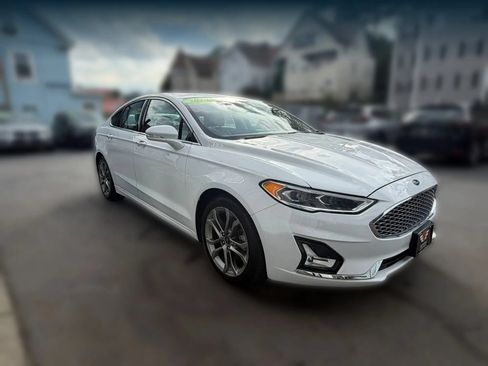 Used 2020 Ford Fusion Titanium FWD image 2