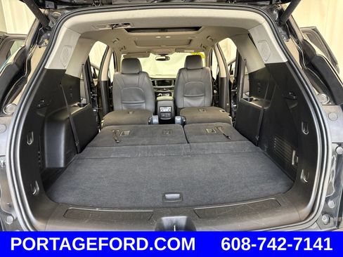 Used 2020 Buick Enclave Essence w/ Sound and Sites Package AWD/4WD image 40