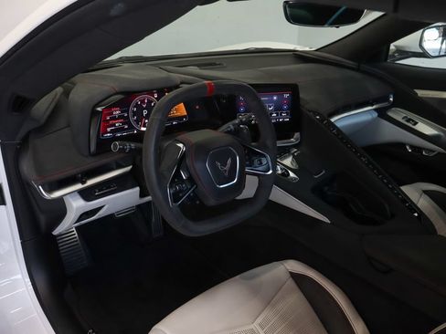 Used 2023 Chevrolet Corvette Stingray Premium Conv w/ Z51 Performance Package RWD image 20