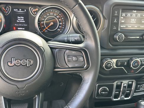 Used 2018 Jeep Wrangler Unlimited Sport S image 28