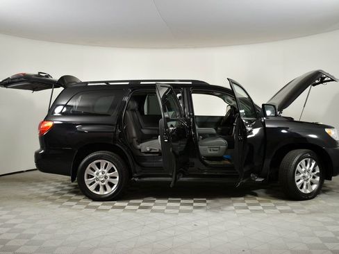 Used 2010 Toyota Sequoia Platinum image 7
