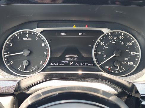 Used 2025 Nissan Pathfinder SL FWD image 16