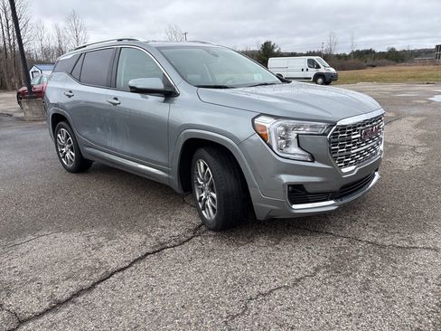 Used 2023 GMC Terrain Denali w/ Denali Premium Package AWD/4WD image 9