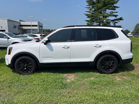 Used 2025 Kia Telluride SX Prestige X-Pro AWD/4WD image 2