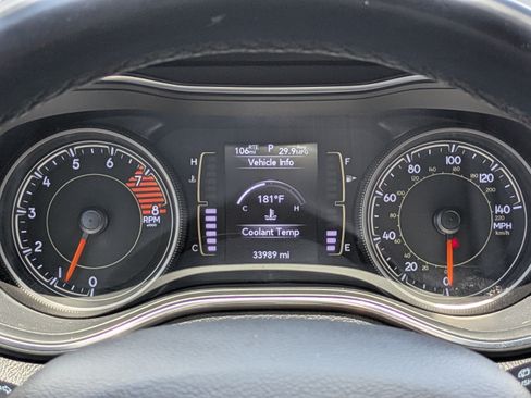Used 2019 Jeep Cherokee Latitude Plus FWD image 28
