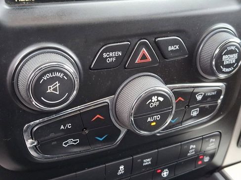 Used 2017 RAM 1500 Big Horn image 16