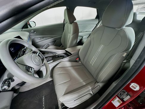 Used 2024 Hyundai Elantra SEL image 13