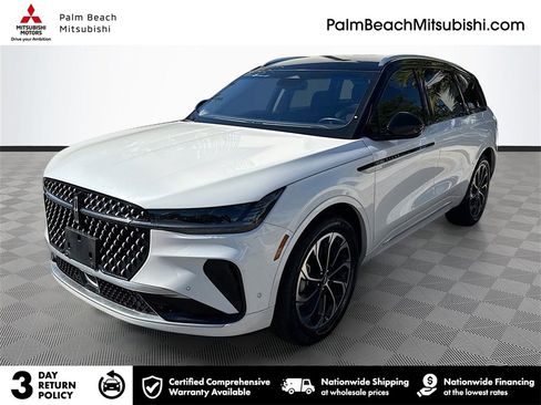 Used 2024 Lincoln Nautilus Reserve image 1