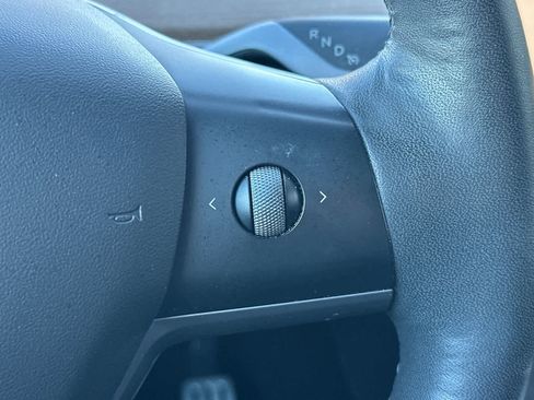 Used 2022 Tesla Model Y Performance image 27