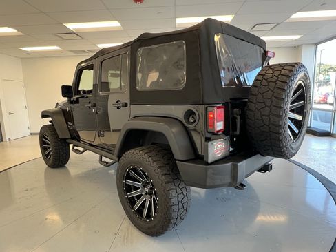 Used 2018 Jeep Wrangler Unlimited Sport S image 5