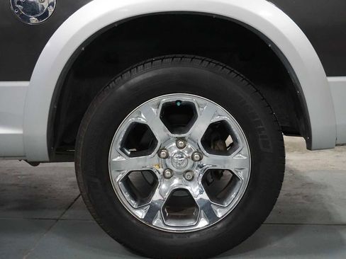 Used 2014 RAM 1500 Laramie w/ Convenience Group image 10