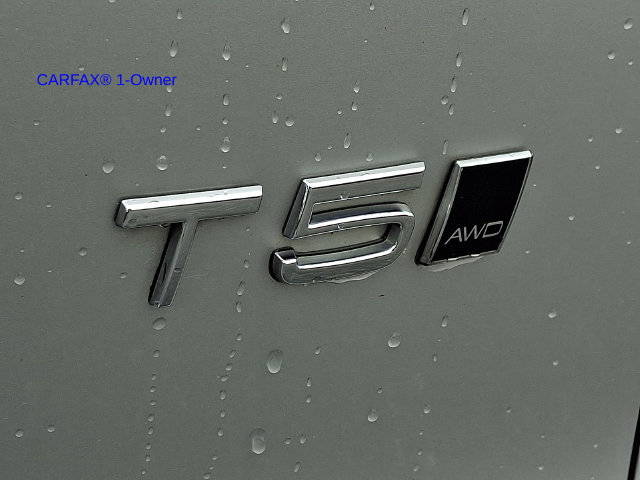 Used 2019 Volvo XC40 T5 Momentum AWD/4WD image 32