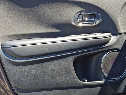 Used 2020 Honda HR-V EX image 12