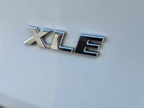 Certified 2022 Toyota RAV4 XLE w/ Convenience Package FWD image 11