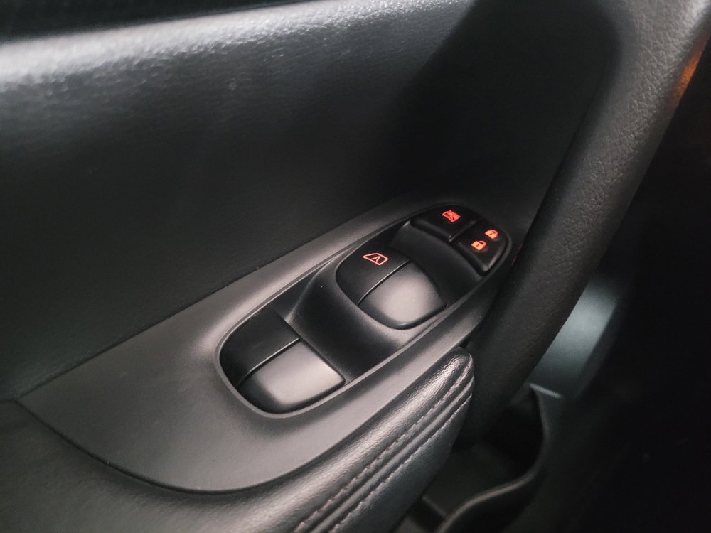 Used 2017 Nissan Rogue SL FWD image 27