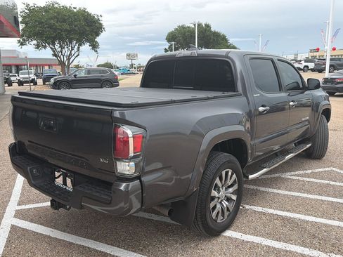 Used 2023 Toyota Tacoma Limited image 3