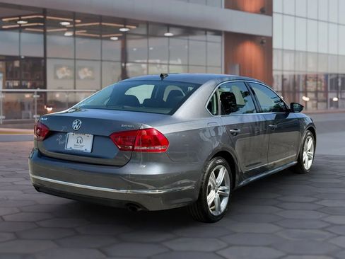 Used 2012 Volkswagen Passat 3.6 SEL Premium image 6
