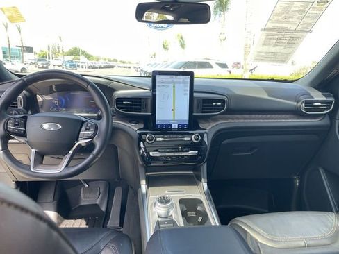 Used 2022 Ford Explorer Platinum w/ Equipment Group 601A AWD/4WD image 20