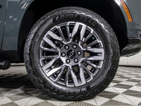 Used 2026 Chevrolet Tahoe Z71 w/ Comfort Package AWD/4WD image 42