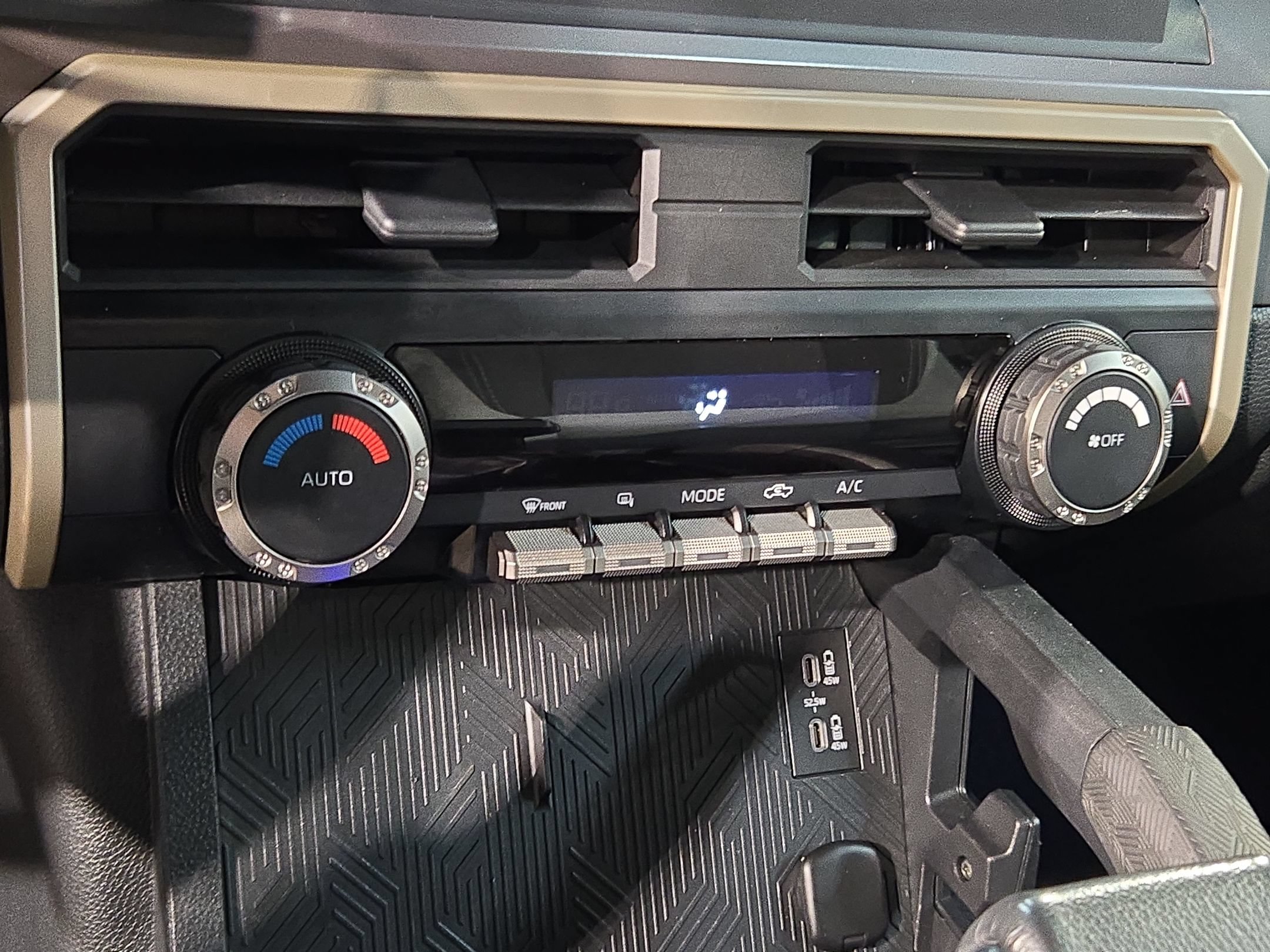 Certified 2025 Toyota Tacoma TRD Off-Road AWD/4WD image 31