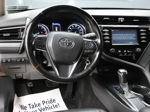 Used 2020 Toyota Camry SE FWD image 18