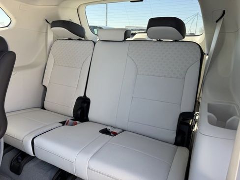 Used 2026 GMC Acadia Denali w/ Super Cruise Package image 14