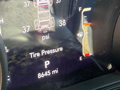 Certified 2024 Jeep Wrangler Unlimited Rubicon w/ Technology Group image 23