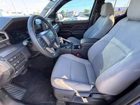 Used 2025 Toyota Tacoma SR5 AWD/4WD image 18